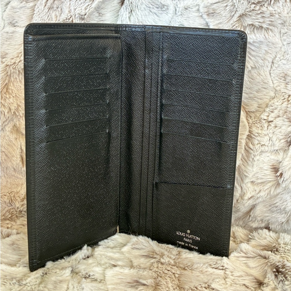 🖤 Louis Vuitton Black Wallet epi
